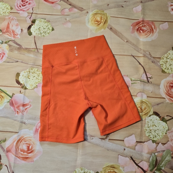WILO orange ribbed shorts - Picture 2 of 9